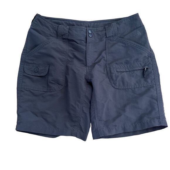The North Face ~ Women’s grey shorts ~ size 12 ~ interior drawstring ~ pockets - Picture 1 of 11
